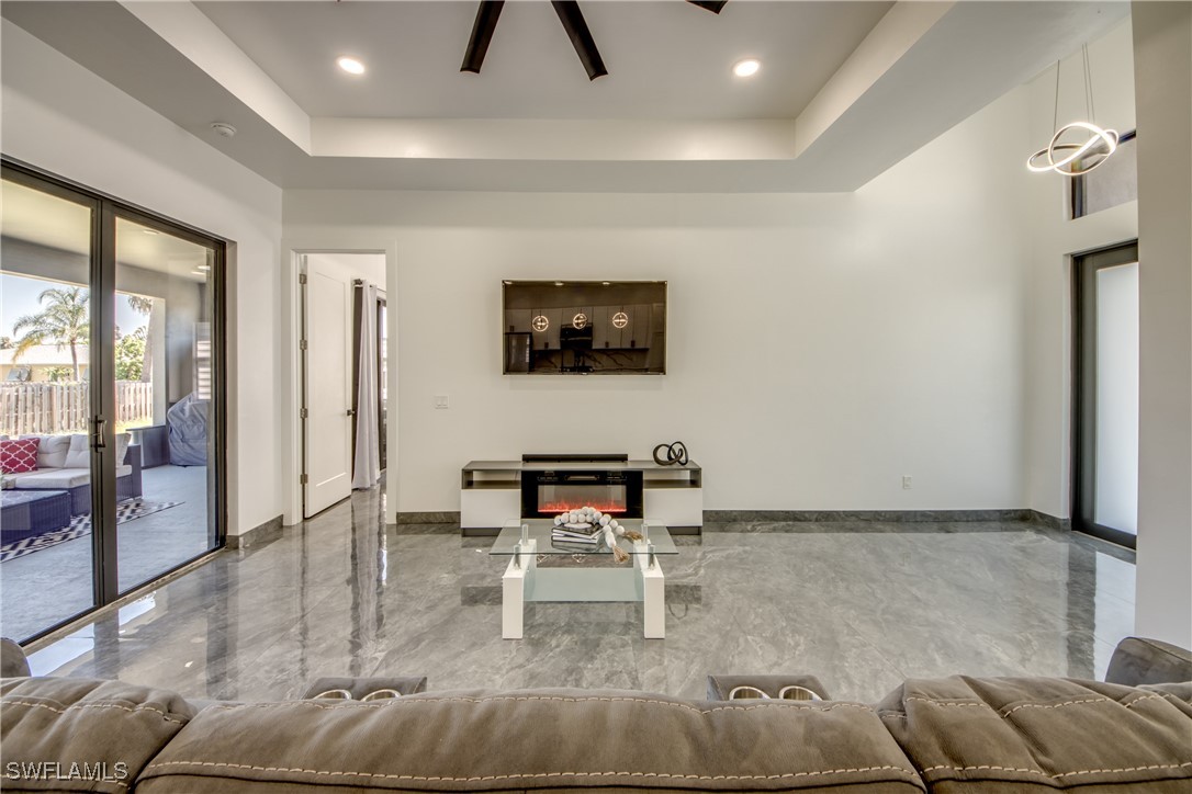2121 Coral Point DR