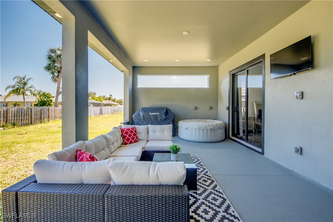 2121 Coral Point DR