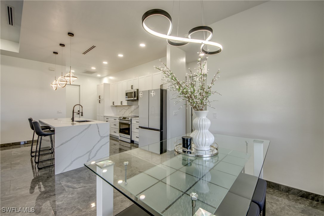 2121 Coral Point DR