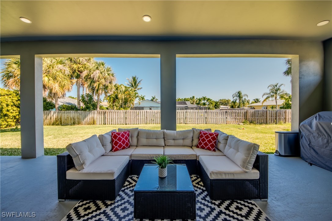 2121 Coral Point DR