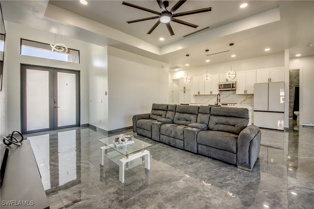 2121 Coral Point DR