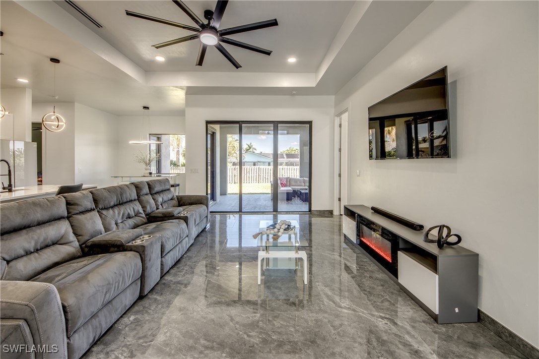 2121 Coral Point DR