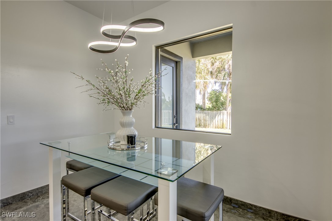 2121 Coral Point DR
