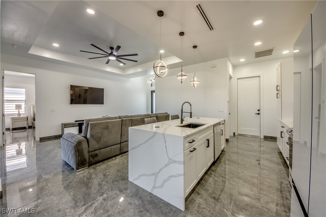 2121 Coral Point DR