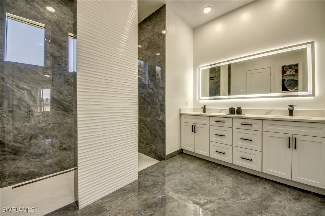 2121 Coral Point DR