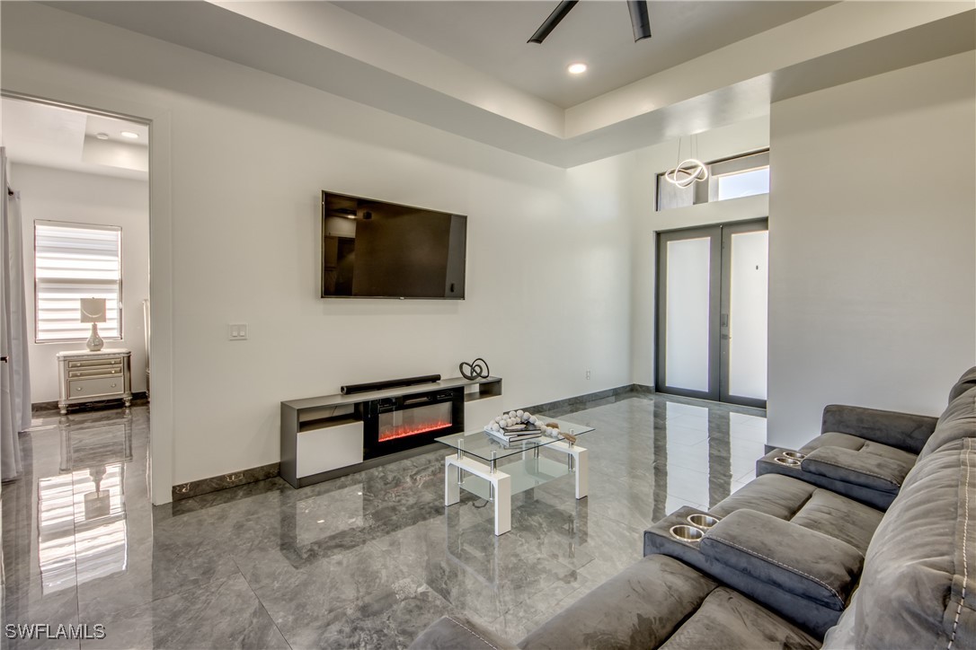 2121 Coral Point DR