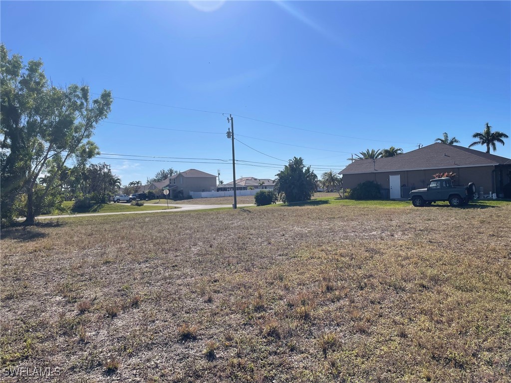 909 SW 40th TER
