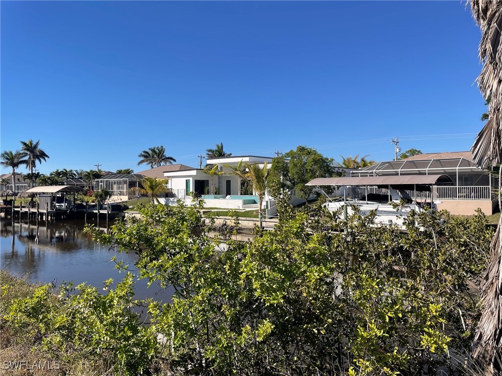 909 SW 40th TER