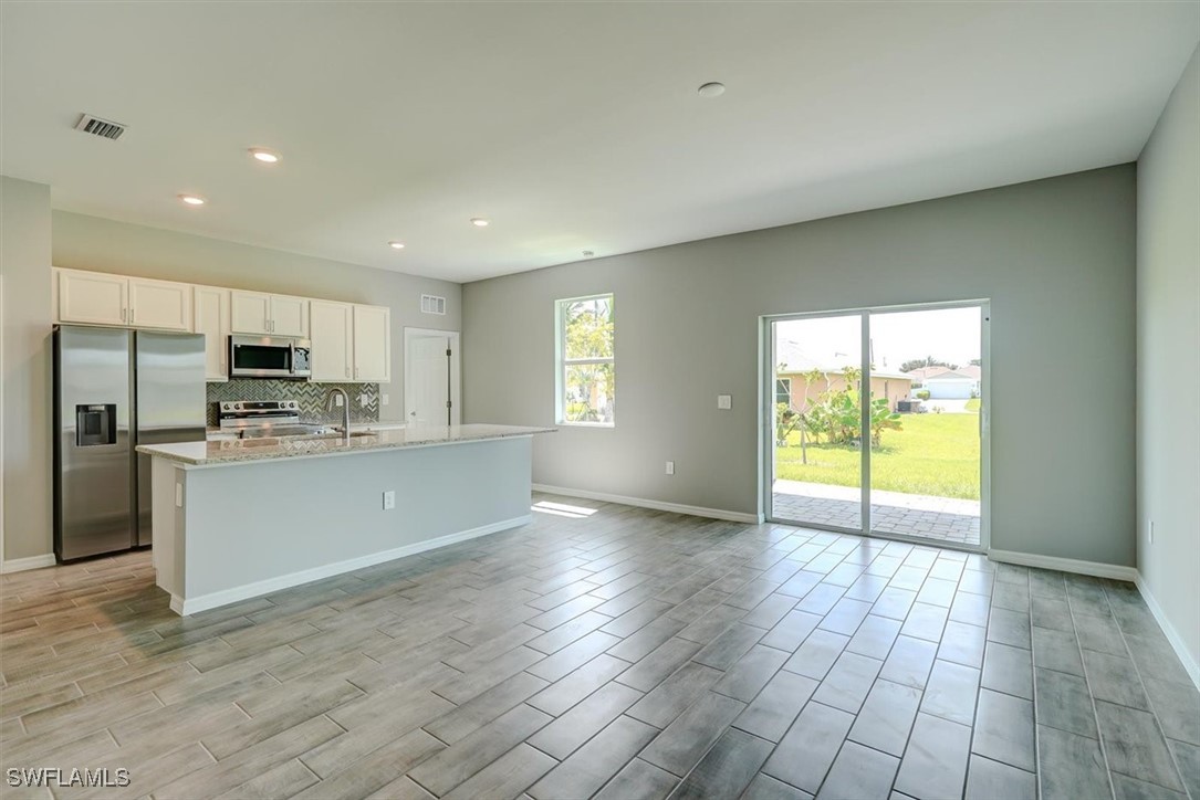 2216 NW 6th ST