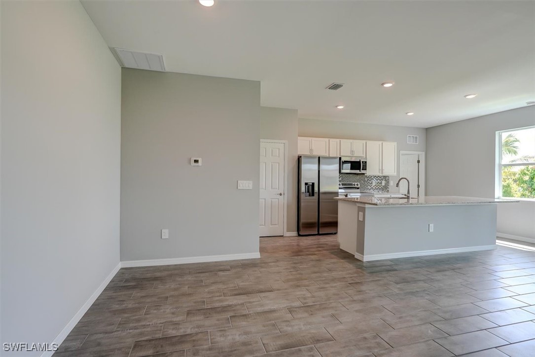 2216 NW 6th ST