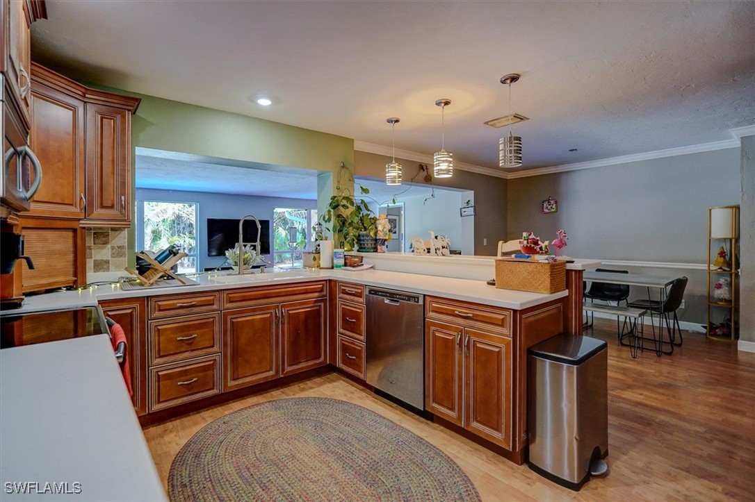 6962 Pickadilly CT
