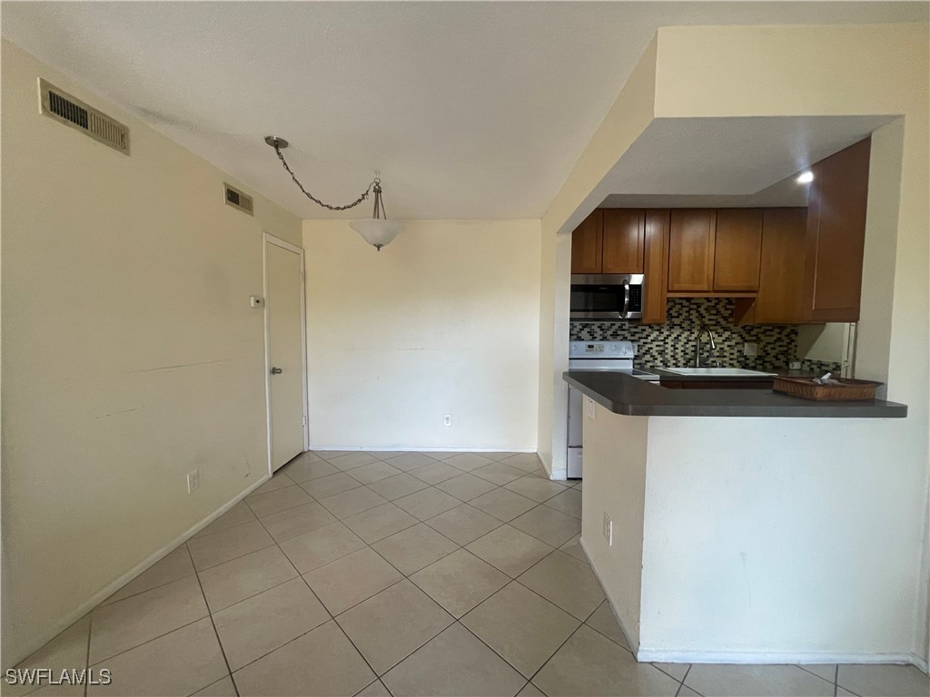 2845 Winkler AVE 324
