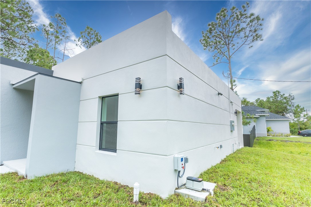 307 W 9th ST