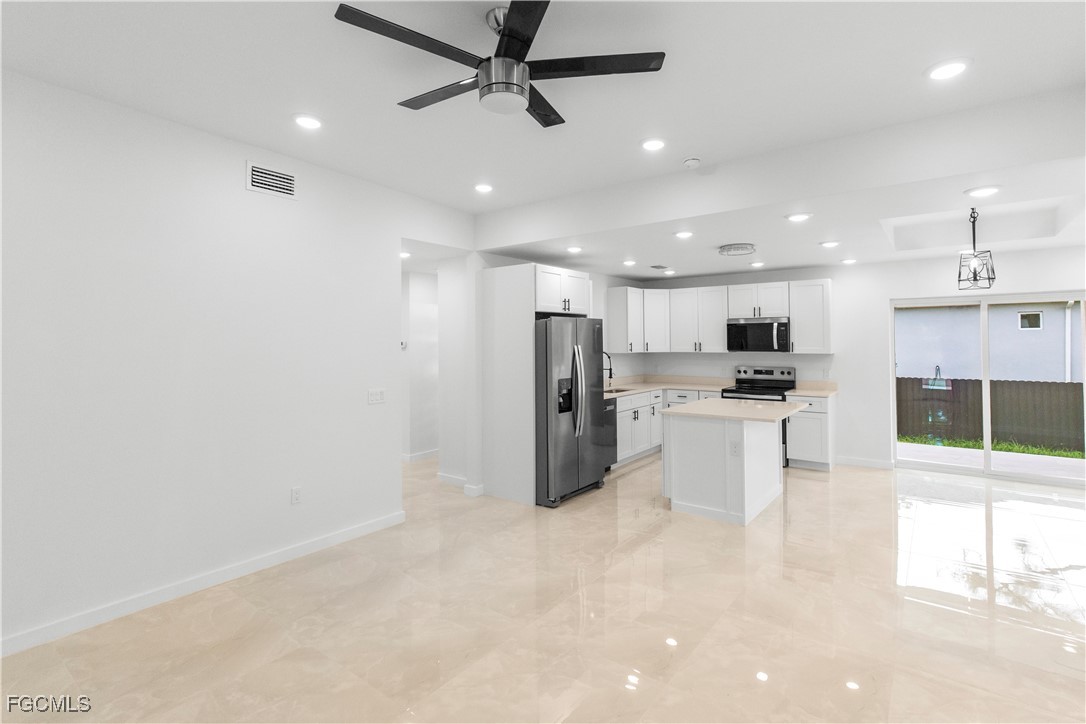 307 W 9th ST