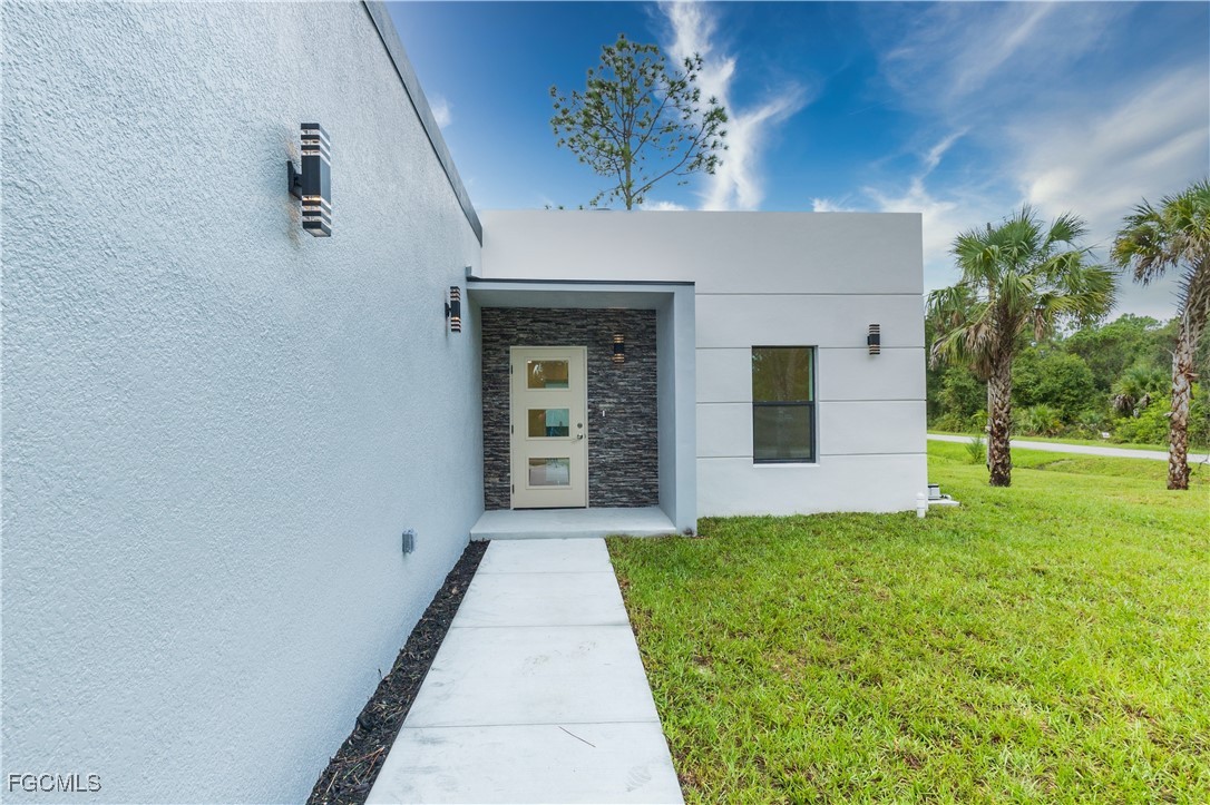 307 W 9th ST
