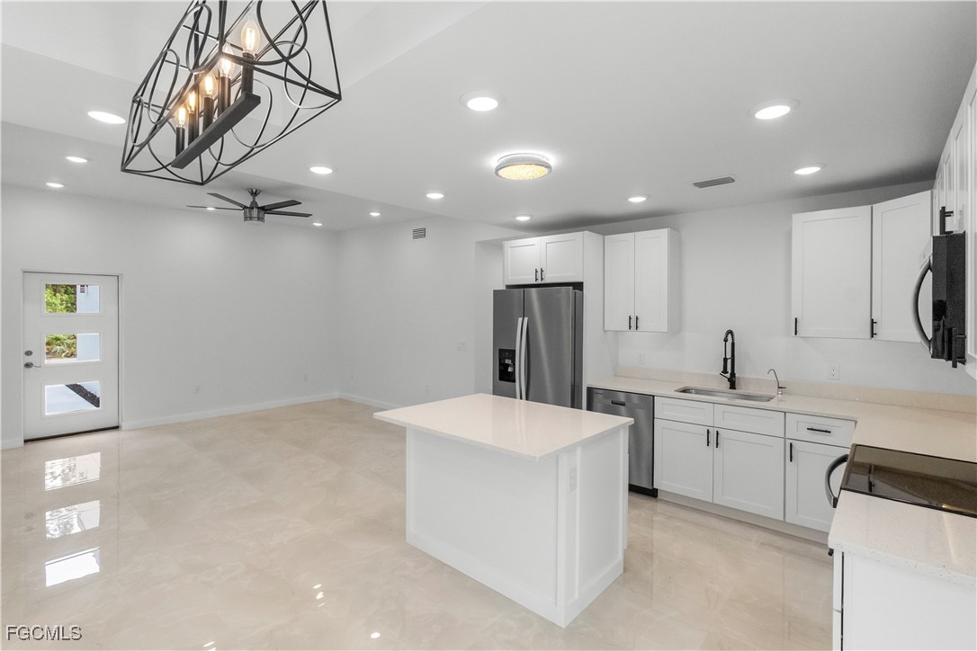 307 W 9th ST