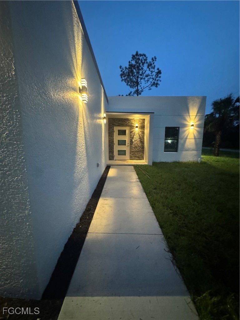 307 W 9th ST