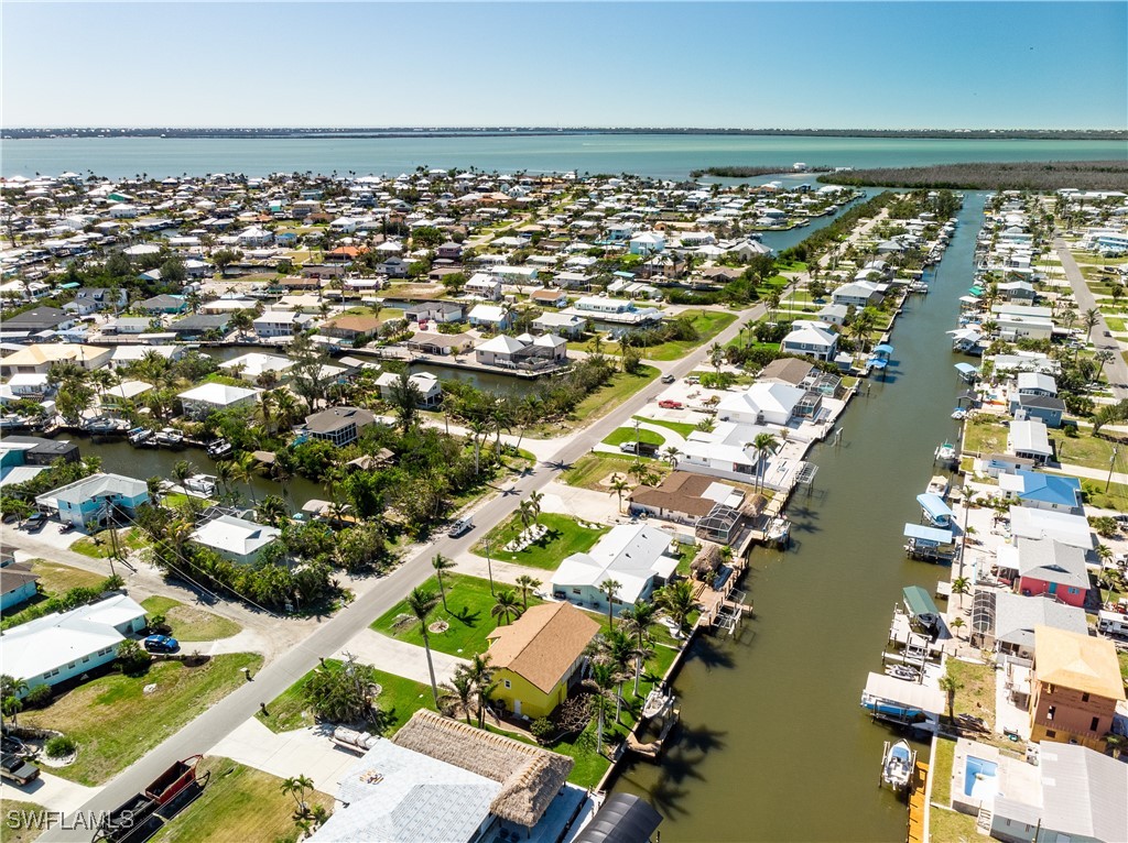 2705 Sanibel