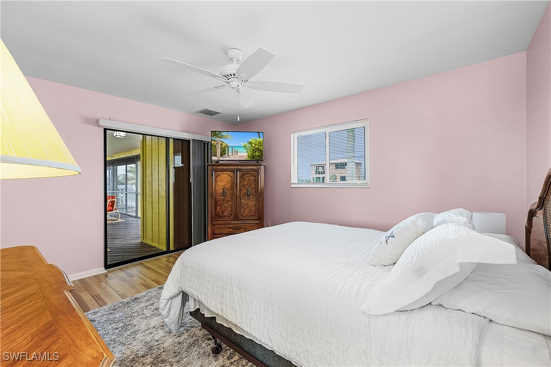 2705 Sanibel