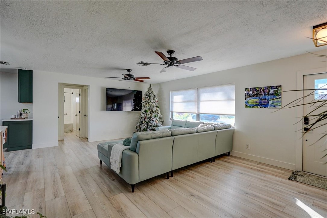 305 SE 14th TER