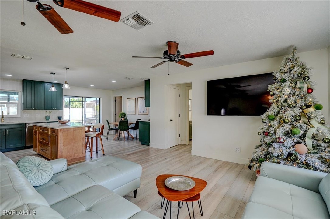 305 SE 14th TER