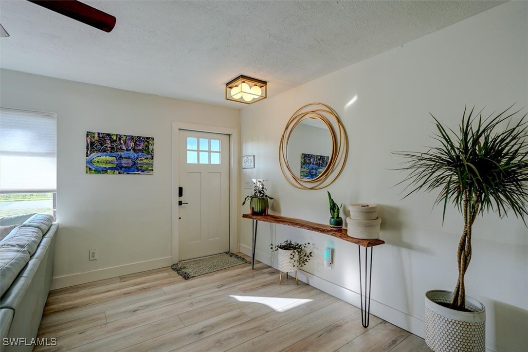 305 SE 14th TER