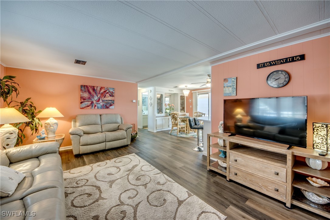 4974 Porky LN