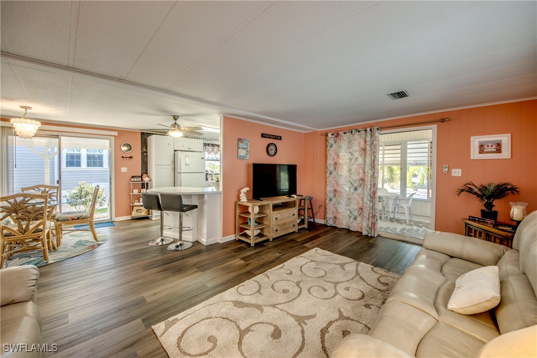 4974 Porky LN