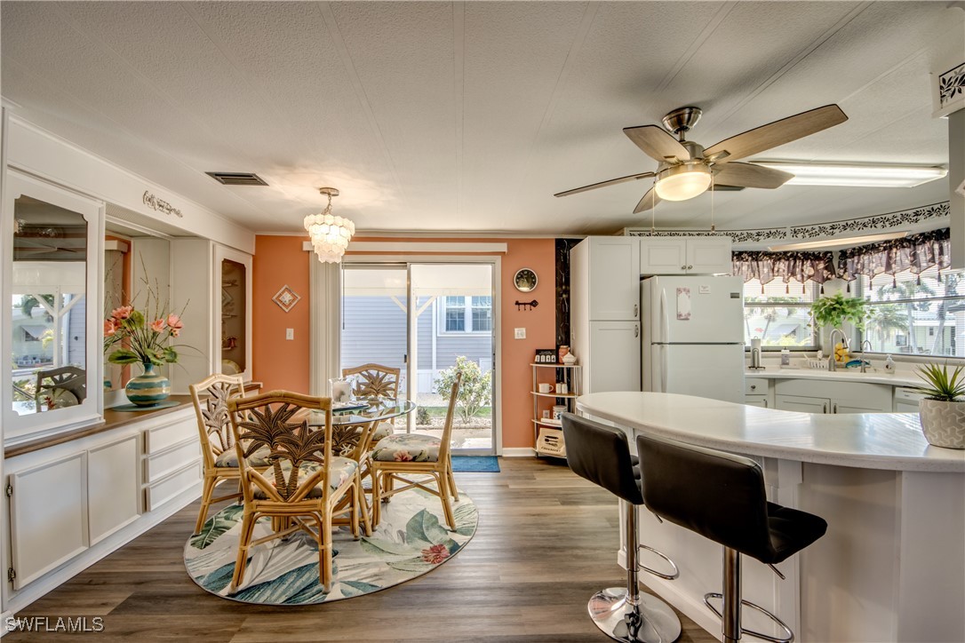 4974 Porky LN
