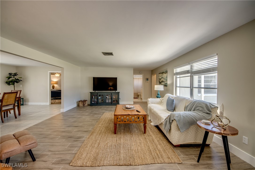 1031 Dolphin DR