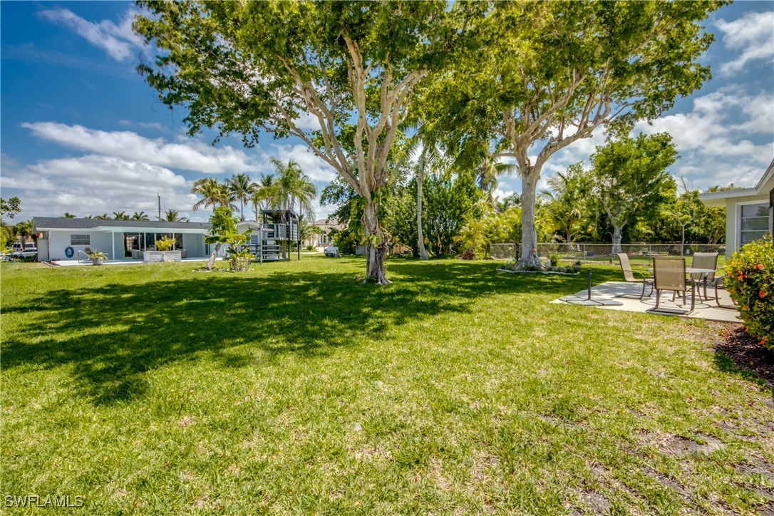 1031 Dolphin DR