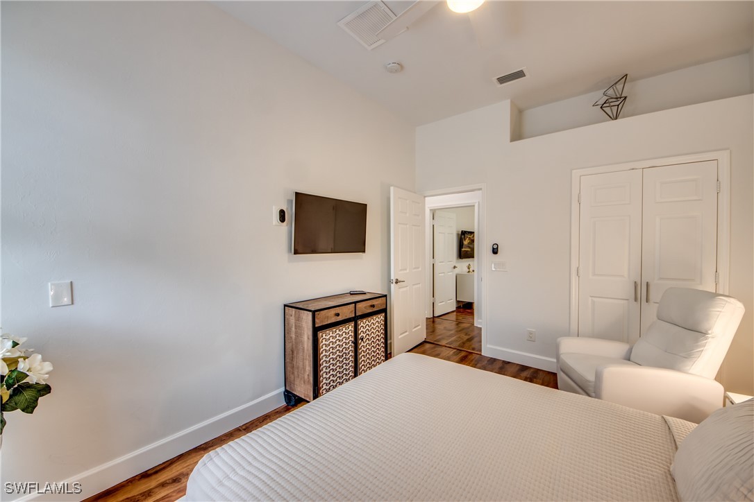 2703 SW 43rd TER