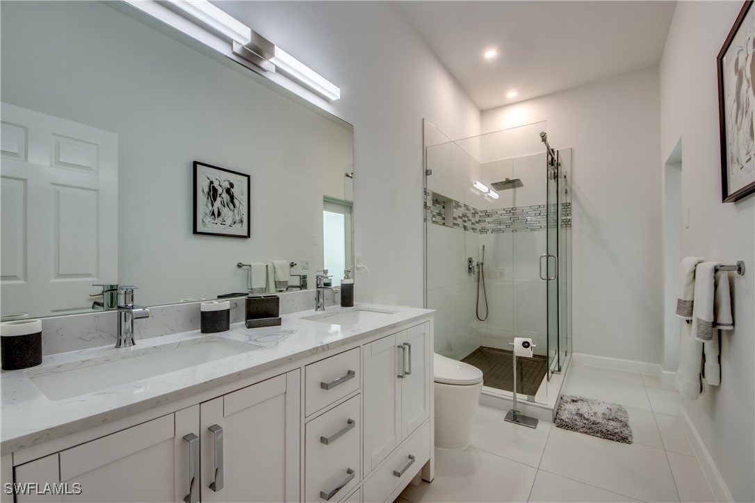 2703 SW 43rd TER