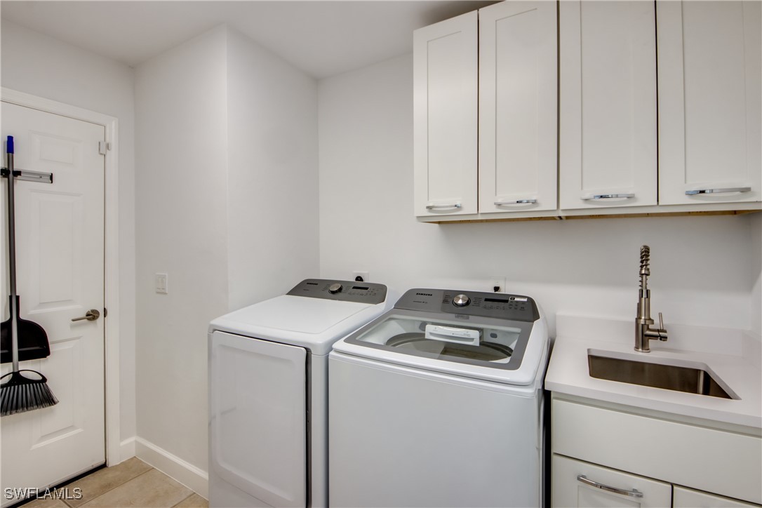 2703 SW 43rd TER