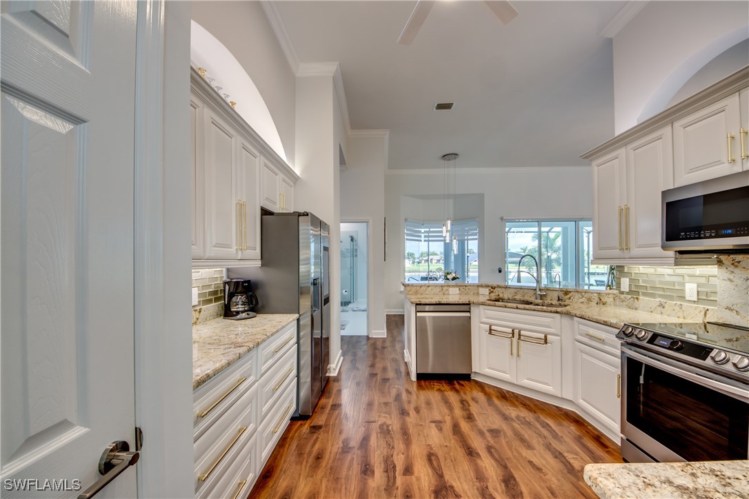 2703 SW 43rd TER