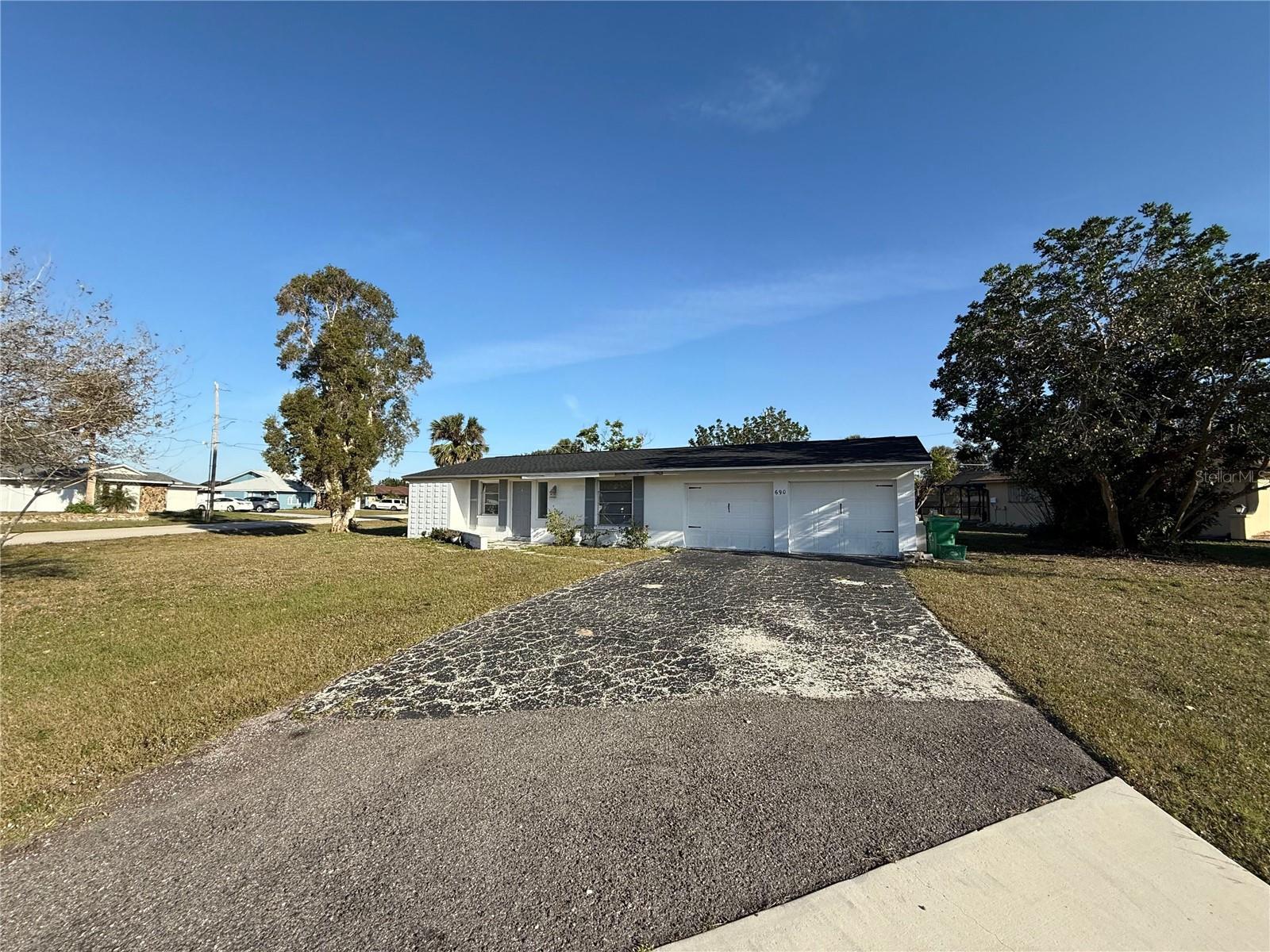 690 ENNIS TER NW