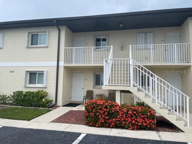 25275 RAMPART BLVD #207