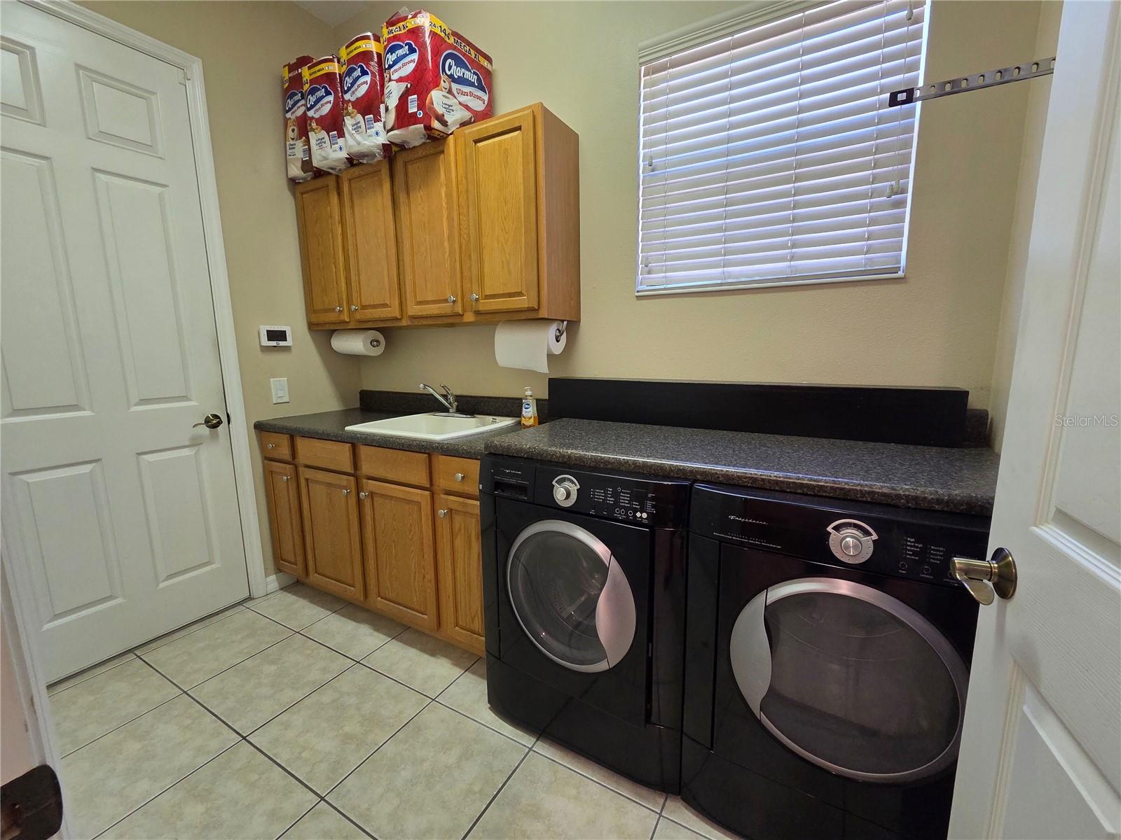 24412 LAKEVIEW PL