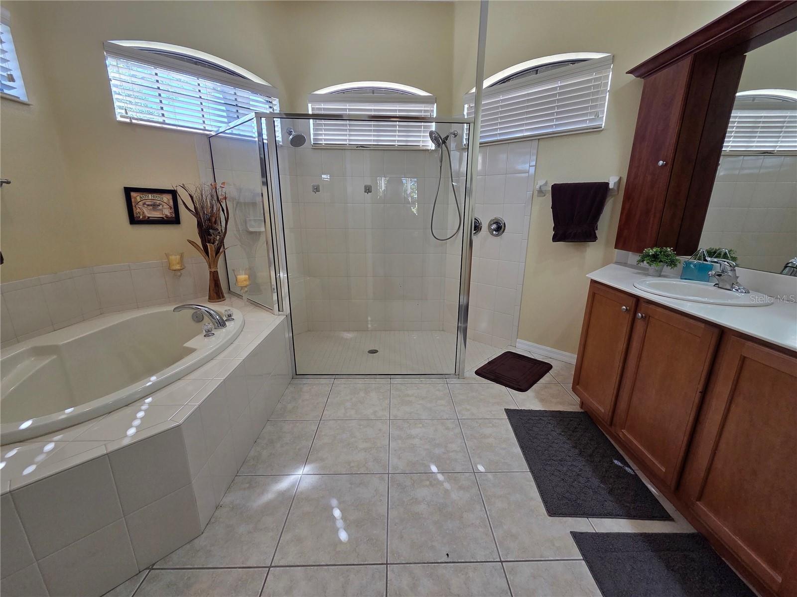 24412 LAKEVIEW PL