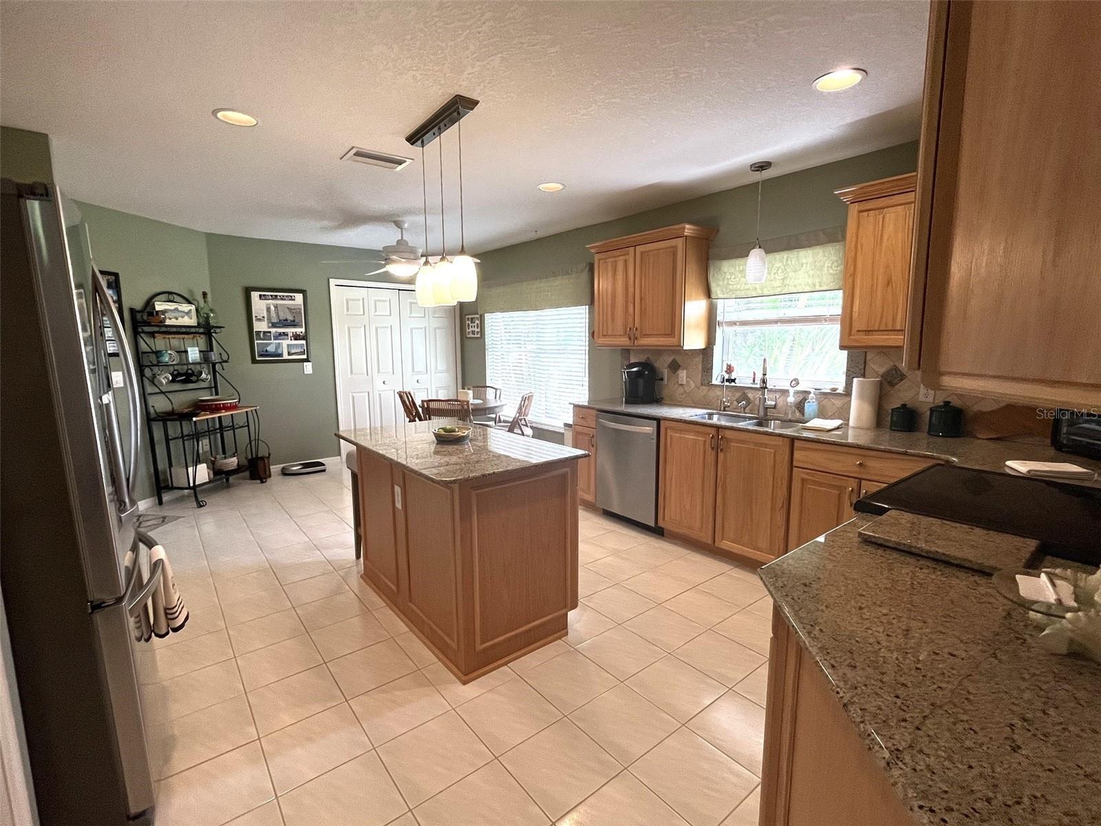 4041 KING TARPON DR