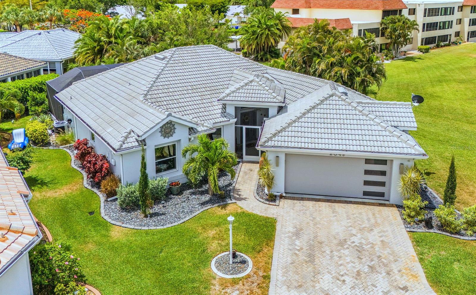 2049 BIG PASS LN