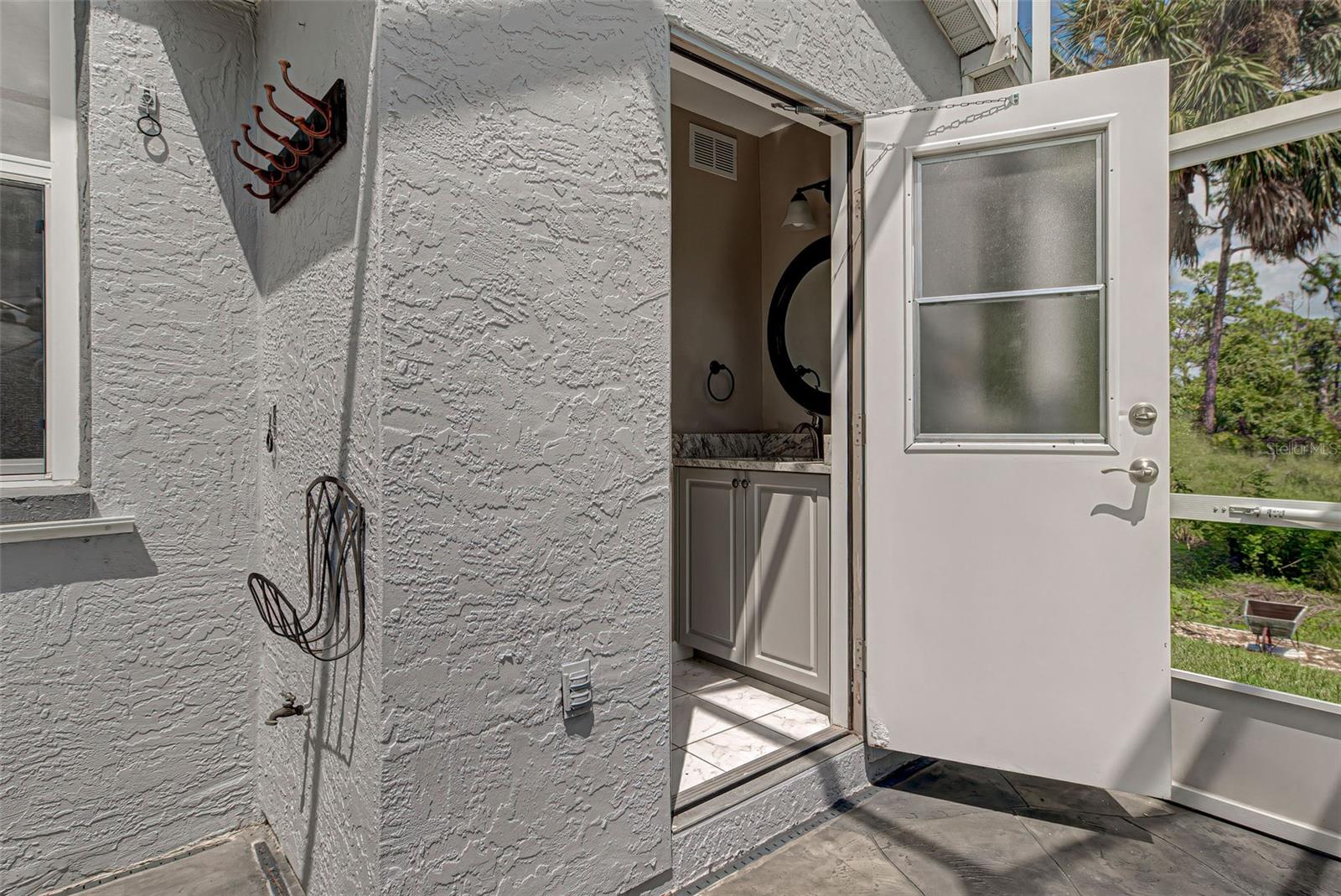 1114 CAMPBELL ST