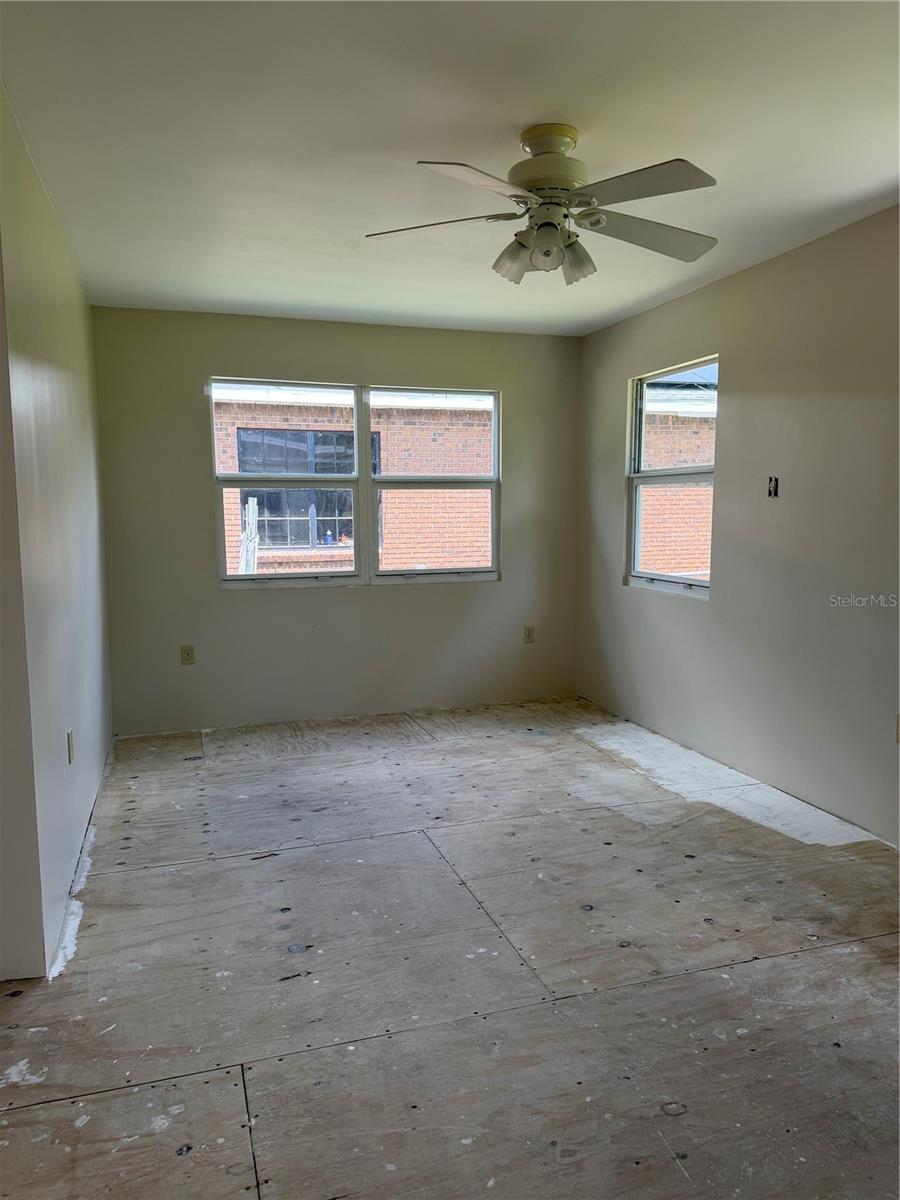 146 N HERNANDO AVE