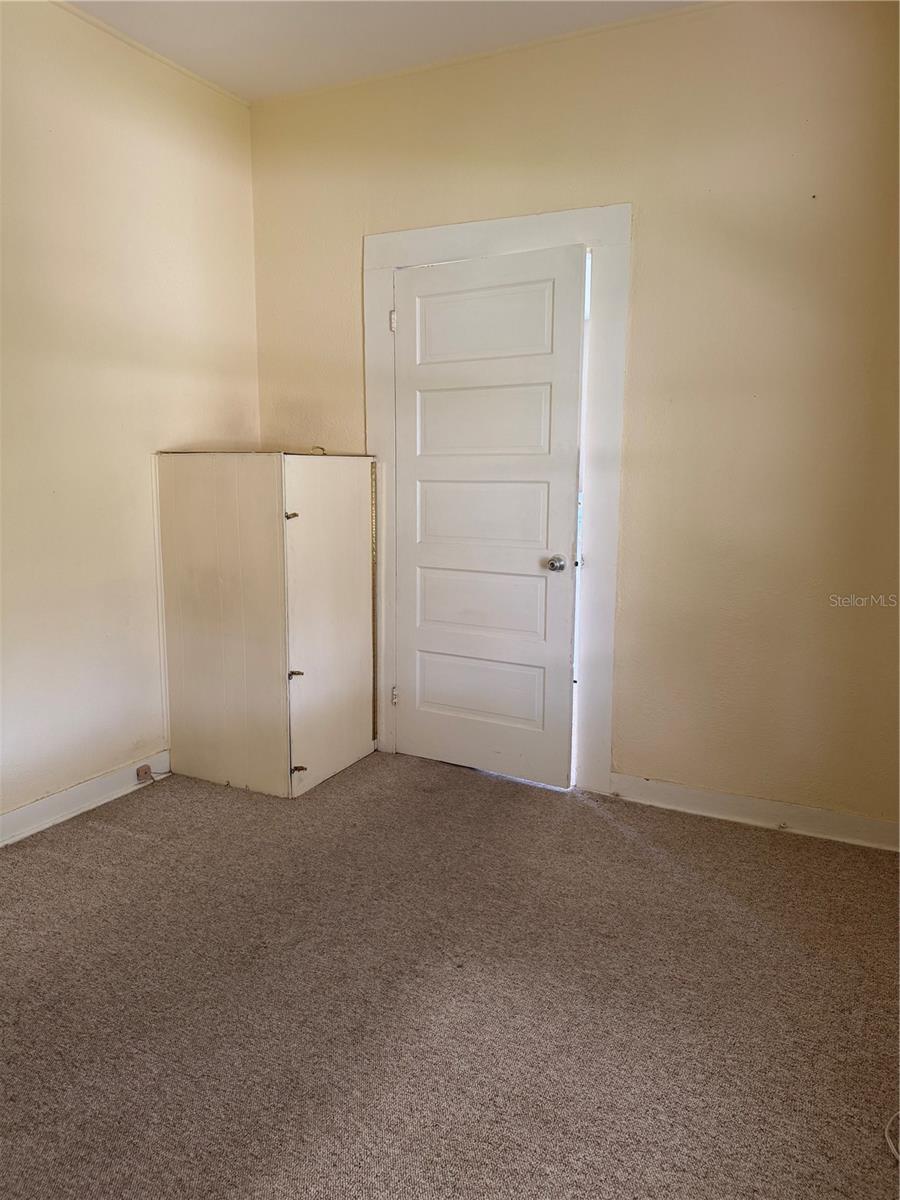 146 N HERNANDO AVE