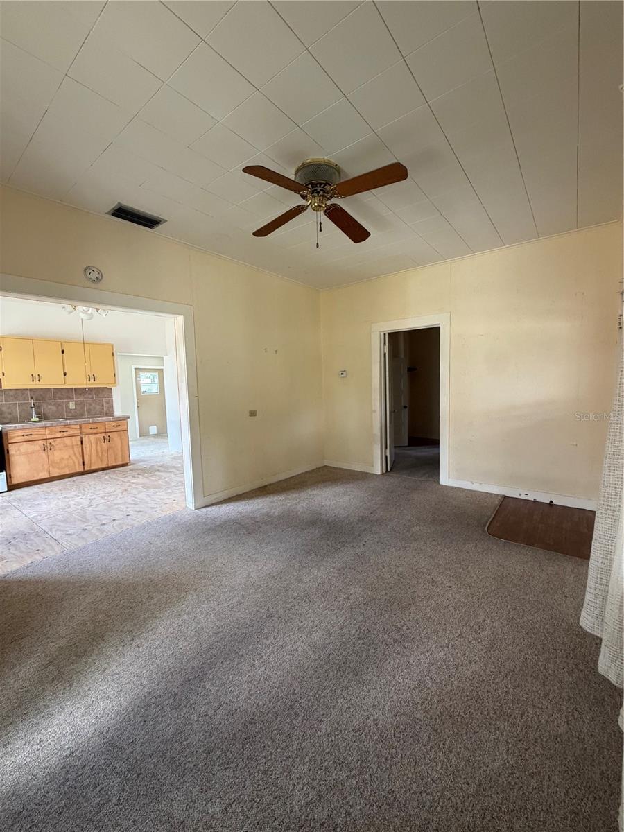 146 N HERNANDO AVE