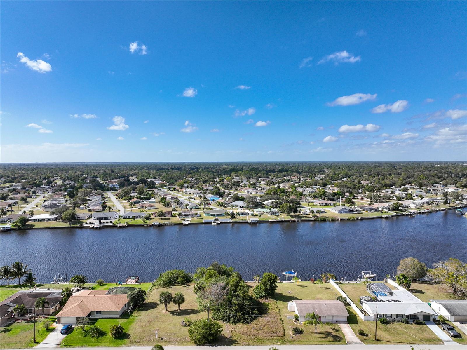 834 ELLICOTT CIR NW
