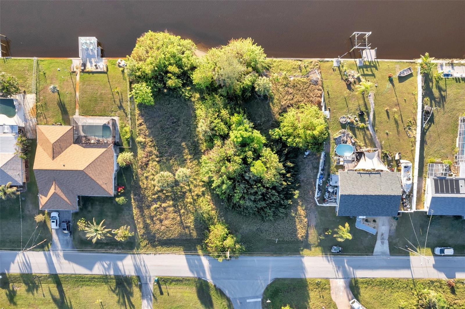 834 ELLICOTT CIR NW