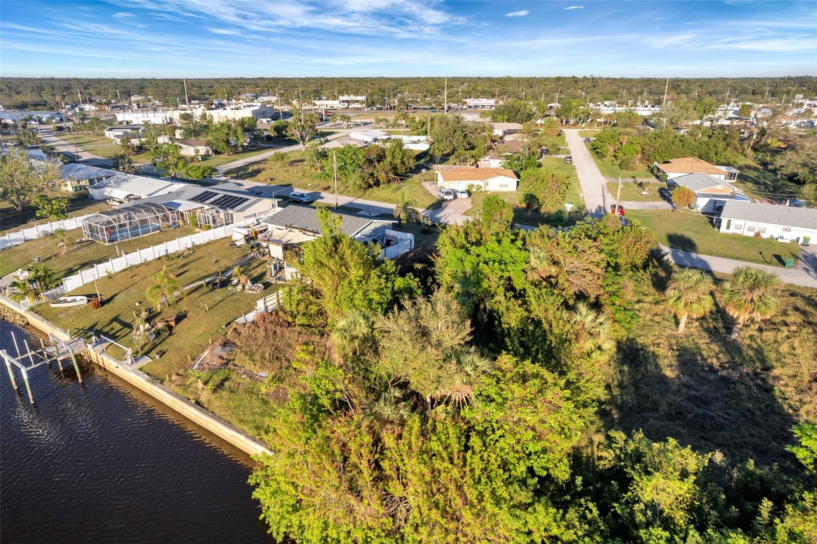 834 ELLICOTT CIR NW