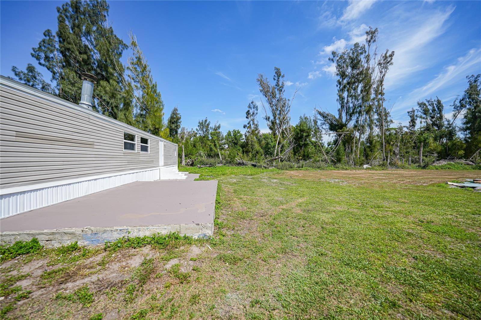 5582 SWAYING PALM DR