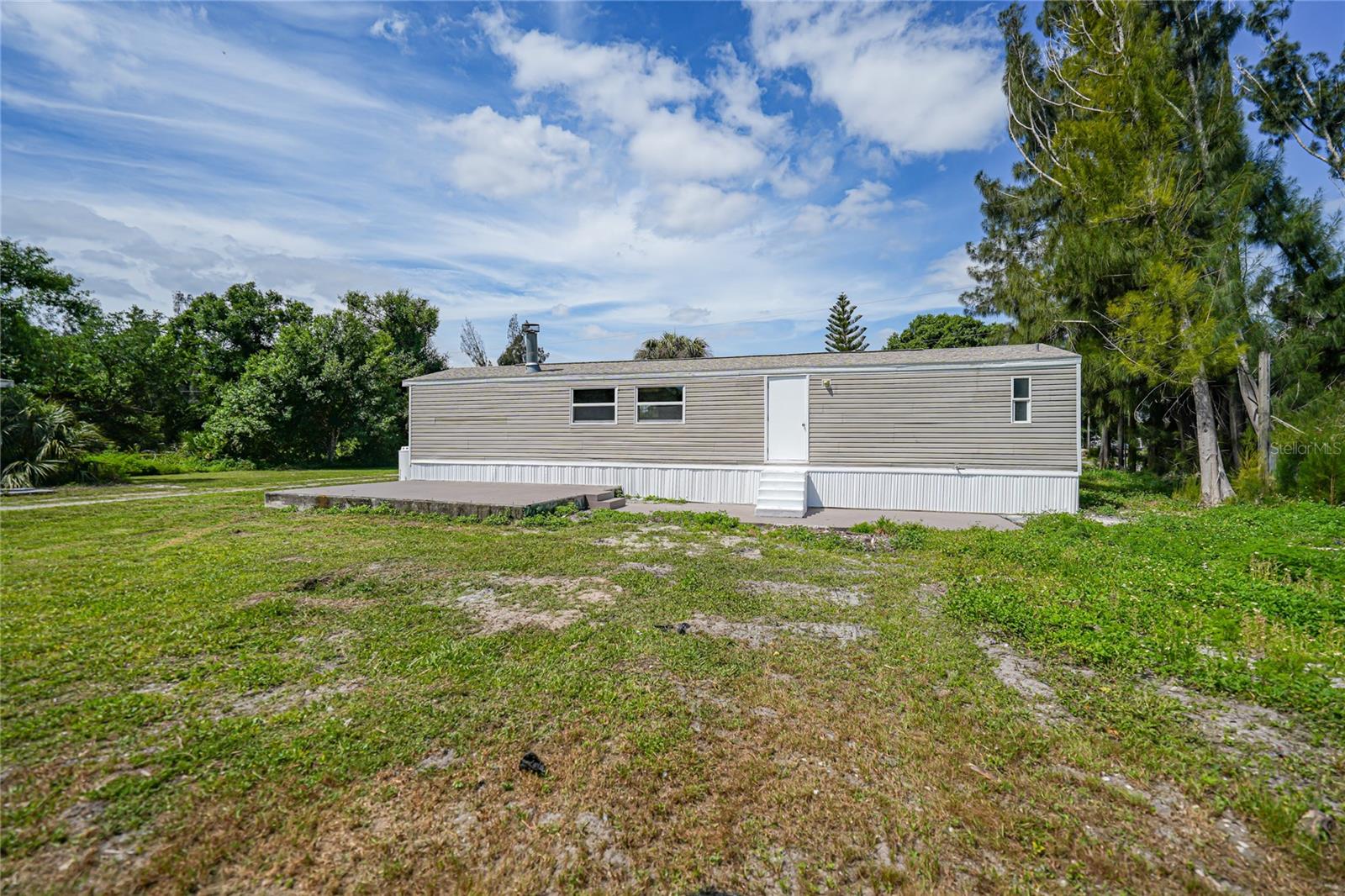 5582 SWAYING PALM DR